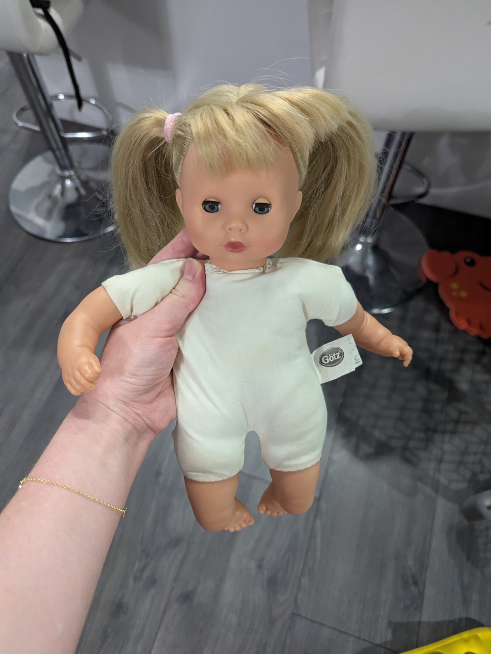 Vintage Gotz muffin doll (90s) with rooted blonde hair